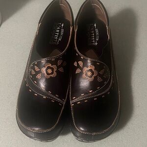 L'ATISTE Women's Black and Brown Clogs Sz 41 NWOB